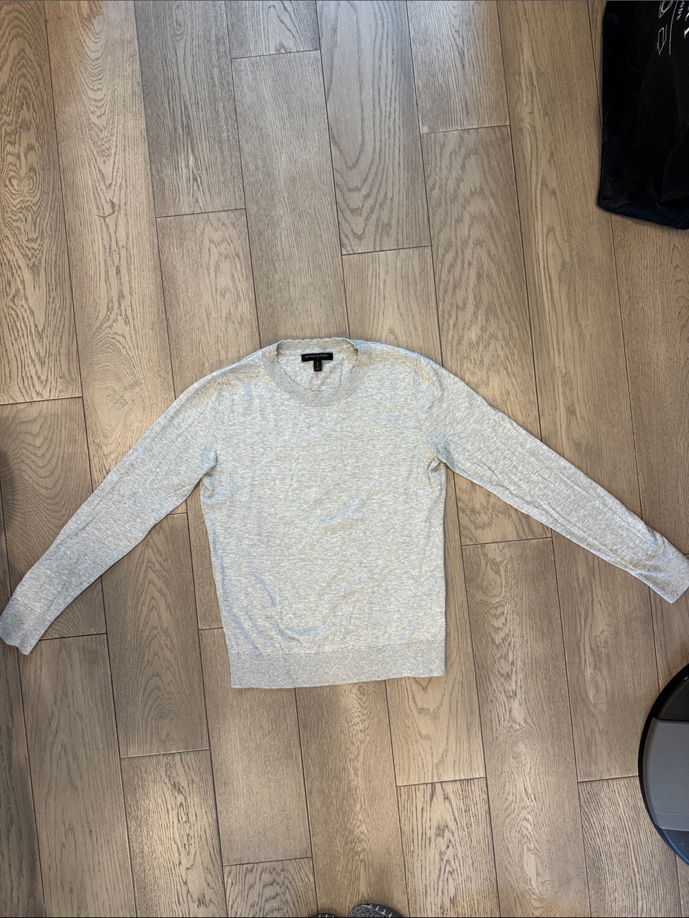 Women’s Light Grey Scalloped Detail Crewneck Sweater - Cotton blend